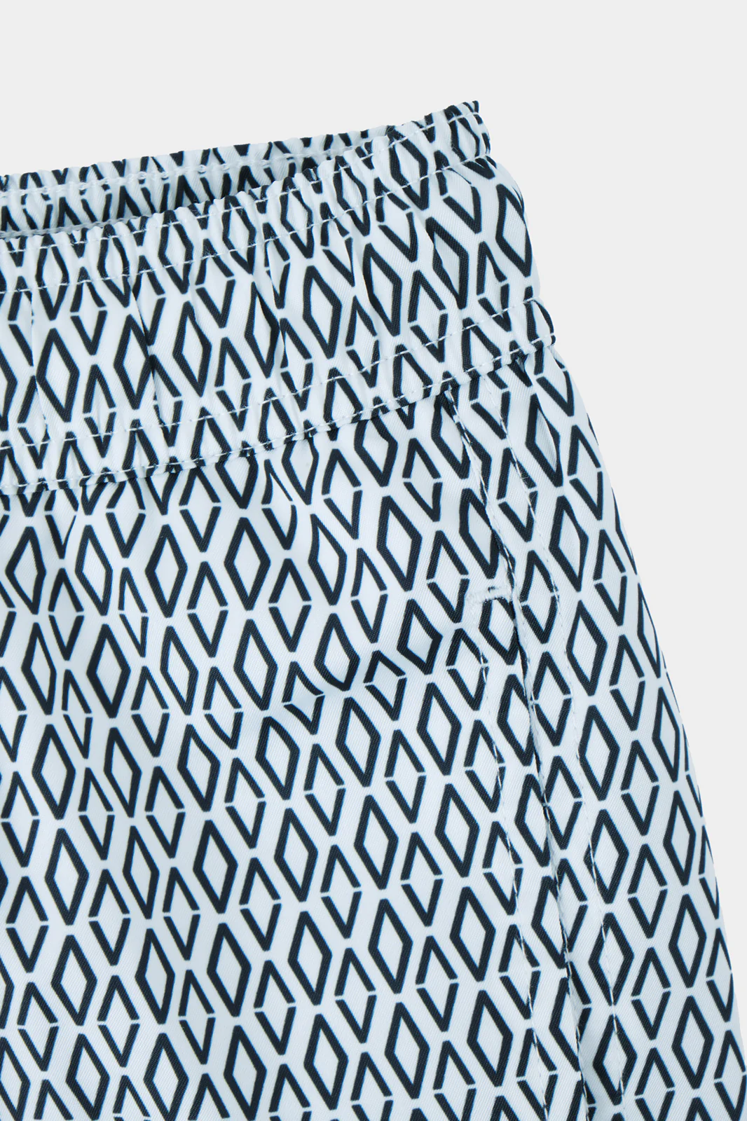 Short de bain blanc à losange bleu - Image 4