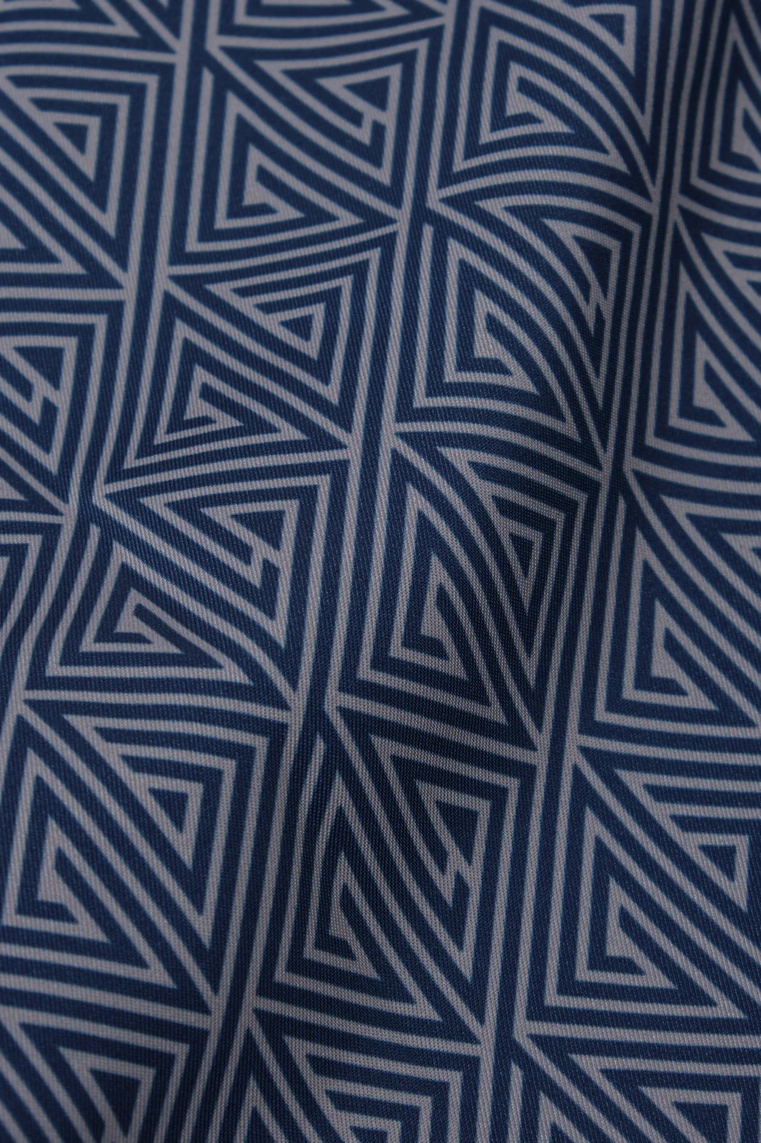 Short de bain gris à motif marine - Image 6
