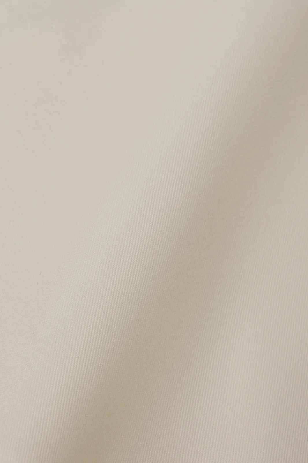 Smoking blanc et pantalon noir - Image 6